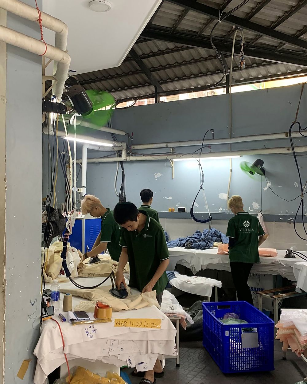 Ủi thành phẩm tại xưởng